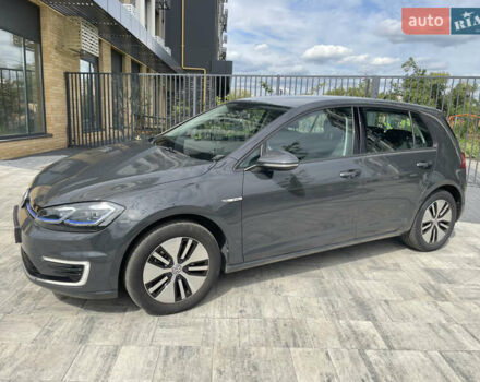 Серый Фольксваген e-Golf, объемом двигателя 0 л и пробегом 91 тыс. км за 12900 $, фото 23 на Automoto.ua