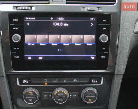 Серый Фольксваген e-Golf, объемом двигателя 0 л и пробегом 65 тыс. км за 13999 $, фото 38 на Automoto.ua