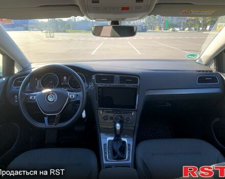 Серый Фольксваген e-Golf, объемом двигателя 0 л и пробегом 21 тыс. км за 16700 $, фото 5 на Automoto.ua