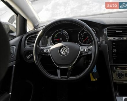 Серый Фольксваген e-Golf, объемом двигателя 0 л и пробегом 101 тыс. км за 14150 $, фото 16 на Automoto.ua