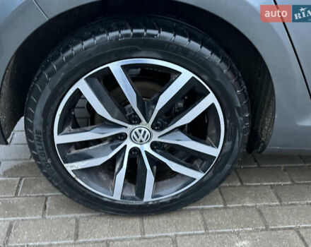 Серый Фольксваген e-Golf, объемом двигателя 0 л и пробегом 109 тыс. км за 12600 $, фото 9 на Automoto.ua