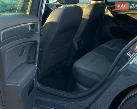 Серый Фольксваген e-Golf, объемом двигателя 0 л и пробегом 157 тыс. км за 12499 $, фото 62 на Automoto.ua