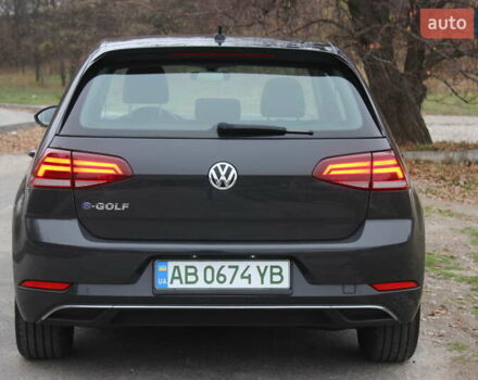 Серый Фольксваген e-Golf, объемом двигателя 0 л и пробегом 65 тыс. км за 13999 $, фото 8 на Automoto.ua