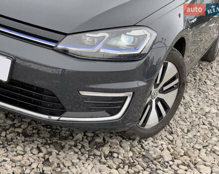 Серый Фольксваген e-Golf, объемом двигателя 0 л и пробегом 53 тыс. км за 12999 $, фото 7 на Automoto.ua