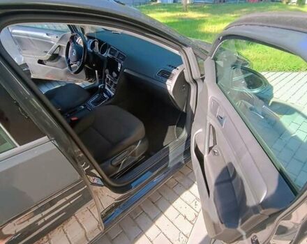 Серый Фольксваген e-Golf, объемом двигателя 0 л и пробегом 59 тыс. км за 16500 $, фото 11 на Automoto.ua