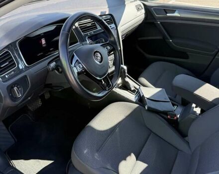 Серый Фольксваген e-Golf, объемом двигателя 0 л и пробегом 34 тыс. км за 16900 $, фото 3 на Automoto.ua