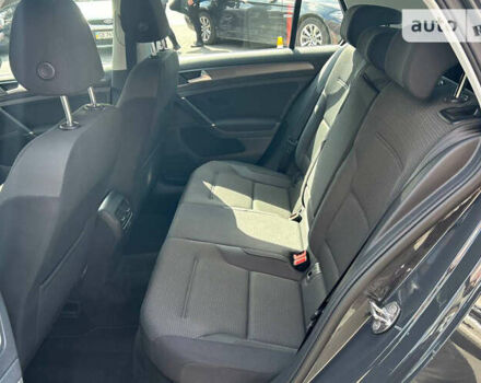 Серый Фольксваген e-Golf, объемом двигателя 0 л и пробегом 94 тыс. км за 15100 $, фото 14 на Automoto.ua