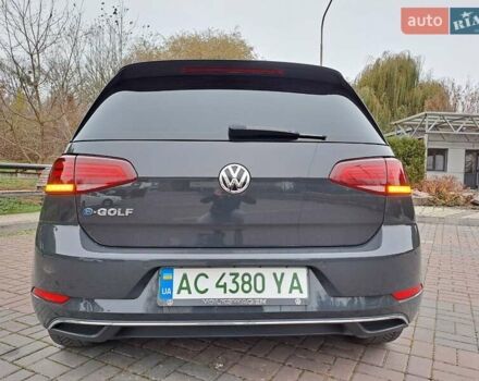 Серый Фольксваген e-Golf, объемом двигателя 0 л и пробегом 54 тыс. км за 16500 $, фото 11 на Automoto.ua