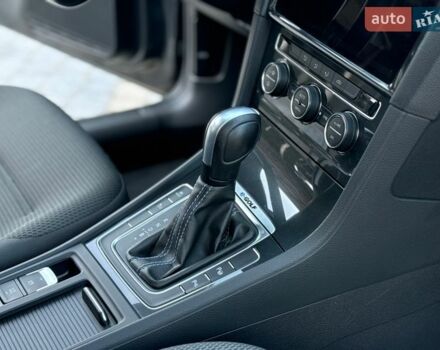 Серый Фольксваген e-Golf, объемом двигателя 0 л и пробегом 74 тыс. км за 12200 $, фото 38 на Automoto.ua