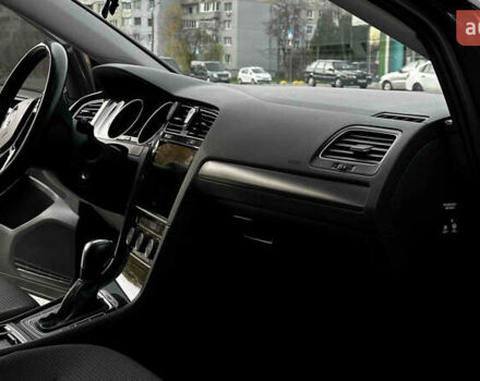 Сірий Фольксваген e-Golf, об'ємом двигуна 0 л та пробігом 64 тис. км за 13500 $, фото 31 на Automoto.ua