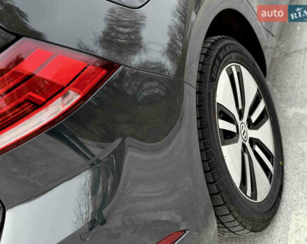 Сірий Фольксваген e-Golf, об'ємом двигуна 0 л та пробігом 64 тис. км за 13500 $, фото 15 на Automoto.ua