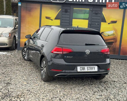 Серый Фольксваген e-Golf, объемом двигателя 0 л и пробегом 53 тыс. км за 12999 $, фото 24 на Automoto.ua