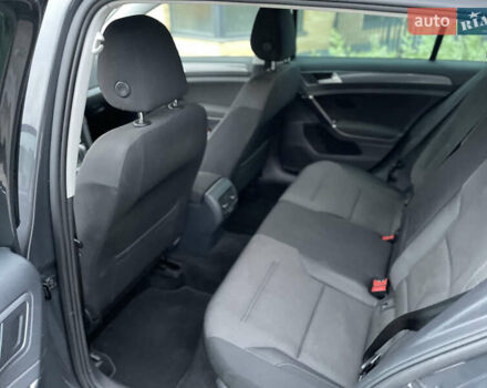 Серый Фольксваген e-Golf, объемом двигателя 0 л и пробегом 91 тыс. км за 13500 $, фото 17 на Automoto.ua