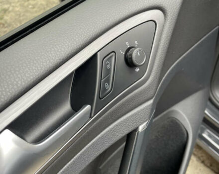 Сірий Фольксваген e-Golf, об'ємом двигуна 0 л та пробігом 40 тис. км за 16500 $, фото 19 на Automoto.ua