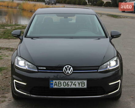 Серый Фольксваген e-Golf, объемом двигателя 0 л и пробегом 65 тыс. км за 13999 $, фото 5 на Automoto.ua