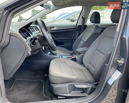 Серый Фольксваген e-Golf, объемом двигателя 0 л и пробегом 27 тыс. км за 14400 $, фото 18 на Automoto.ua