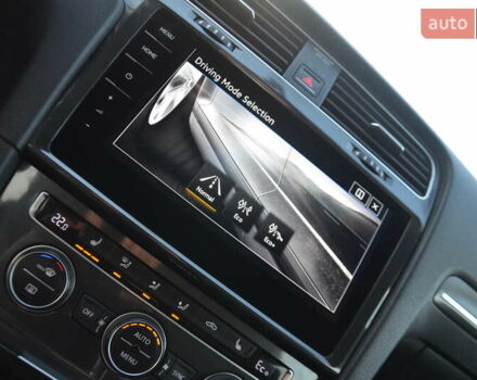 Серый Фольксваген e-Golf, объемом двигателя 0 л и пробегом 91 тыс. км за 13250 $, фото 68 на Automoto.ua