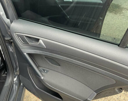 Сірий Фольксваген e-Golf, об'ємом двигуна 0 л та пробігом 40 тис. км за 16500 $, фото 26 на Automoto.ua