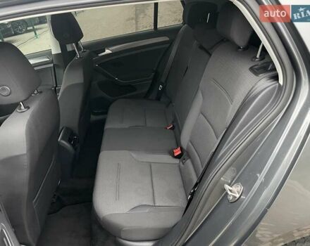 Серый Фольксваген e-Golf, объемом двигателя 0 л и пробегом 108 тыс. км за 13499 $, фото 26 на Automoto.ua
