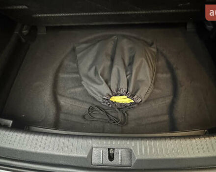 Серый Фольксваген e-Golf, объемом двигателя 0 л и пробегом 145 тыс. км за 12900 $, фото 37 на Automoto.ua