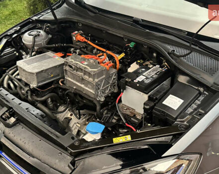 Серый Фольксваген e-Golf, объемом двигателя 0 л и пробегом 145 тыс. км за 12900 $, фото 11 на Automoto.ua