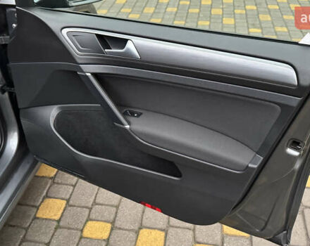 Серый Фольксваген e-Golf, объемом двигателя 0 л и пробегом 145 тыс. км за 12900 $, фото 21 на Automoto.ua