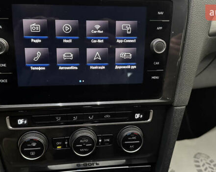 Серый Фольксваген e-Golf, объемом двигателя 0 л и пробегом 145 тыс. км за 12900 $, фото 52 на Automoto.ua