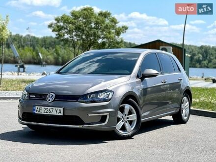 Серый Фольксваген e-Golf, объемом двигателя 0 л и пробегом 108 тыс. км за 10600 $, фото 1 на Automoto.ua