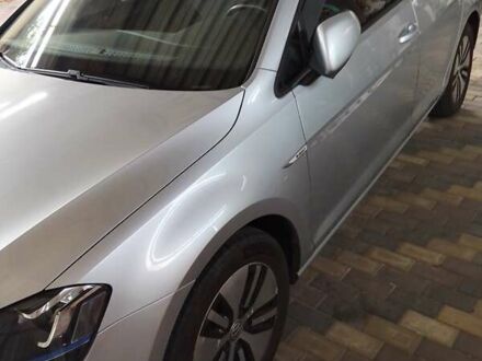 Серый Фольксваген e-Golf, объемом двигателя 0 л и пробегом 140 тыс. км за 7900 $, фото 1 на Automoto.ua