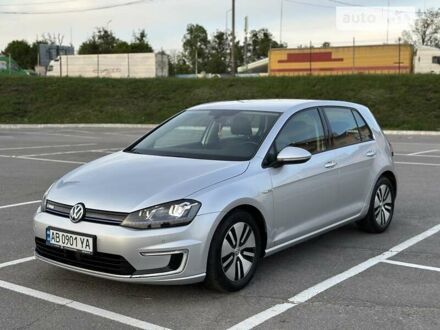 Серый Фольксваген e-Golf, объемом двигателя 0 л и пробегом 120 тыс. км за 11000 $, фото 1 на Automoto.ua