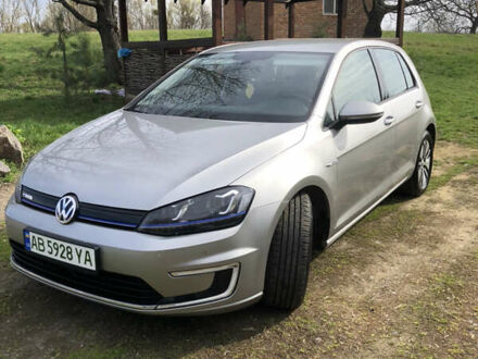 Фольксваген e-Golf 2014 в Жмеренке на Automoto.ua Серый Фольксваген e-Golf, объемом двигателя 0 л и пробегом 82 тыс. км за 8400 $, фото 1 на Automoto.ua