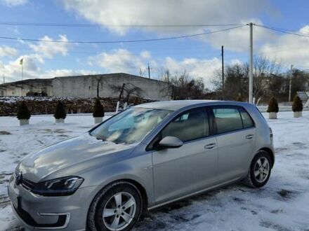 Серый Фольксваген e-Golf, объемом двигателя 0 л и пробегом 80 тыс. км за 9000 $, фото 1 на Automoto.ua
