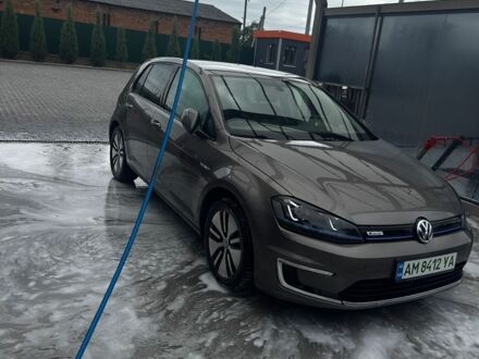 Серый Фольксваген e-Golf, объемом двигателя 0 л и пробегом 180 тыс. км за 8200 $, фото 1 на Automoto.ua
