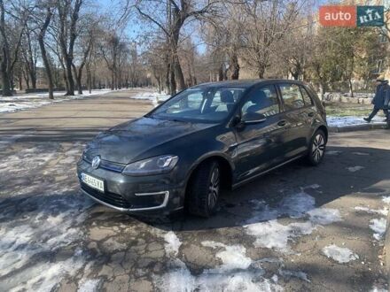 Серый Фольксваген e-Golf, объемом двигателя 0 л и пробегом 129 тыс. км за 7700 $, фото 1 на Automoto.ua