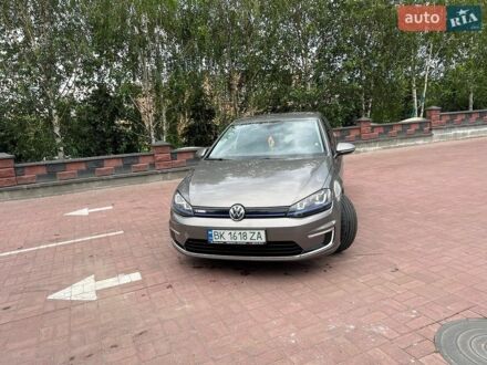 Серый Фольксваген e-Golf, объемом двигателя 0 л и пробегом 144 тыс. км за 8300 $, фото 1 на Automoto.ua