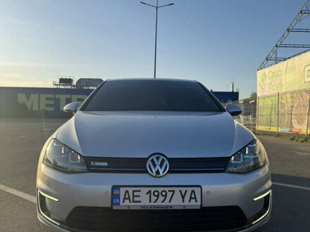 Фольксваген e-Golf 2014 у Дніпро (Дніпропетровську) на Automoto.ua Сірий Фольксваген e-Golf, об'ємом двигуна 0 л та пробігом 86 тис. км за 11700 $, фото 1 на Automoto.ua