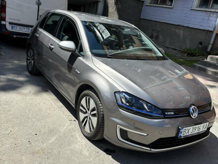 Серый Фольксваген e-Golf, объемом двигателя 0 л и пробегом 98 тыс. км за 8350 $, фото 1 на Automoto.ua