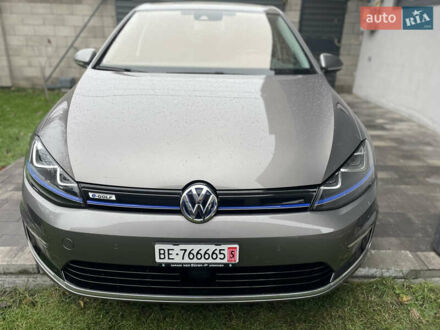 Фольксваген e-Golf 2015 в Чернигове на Automoto.ua Серый Фольксваген e-Golf, объемом двигателя 0 л и пробегом 140 тыс. км за 8900 $, фото 1 на Automoto.ua