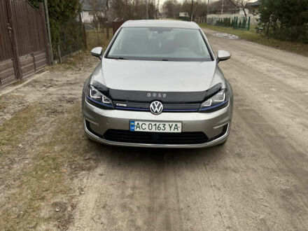 Серый Фольксваген e-Golf, объемом двигателя 0 л и пробегом 115 тыс. км за 9850 $, фото 1 на Automoto.ua