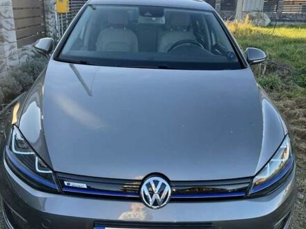 Серый Фольксваген e-Golf, объемом двигателя 0 л и пробегом 103 тыс. км за 9333 $, фото 1 на Automoto.ua