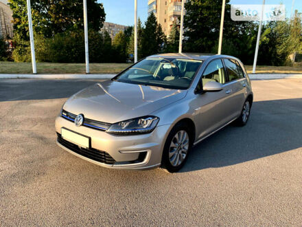 Серый Фольксваген e-Golf, объемом двигателя 0 л и пробегом 236 тыс. км за 9300 $, фото 1 на Automoto.ua