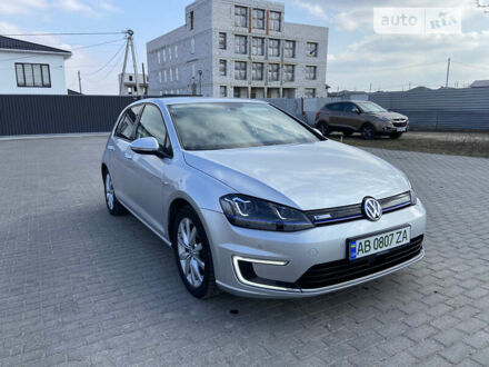 Серый Фольксваген e-Golf, объемом двигателя 0 л и пробегом 96 тыс. км за 12800 $, фото 1 на Automoto.ua