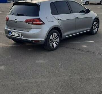 Серый Фольксваген e-Golf, объемом двигателя 0 л и пробегом 122 тыс. км за 10300 $, фото 1 на Automoto.ua