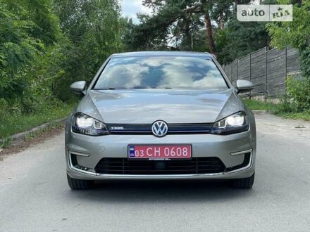 Серый Фольксваген e-Golf, объемом двигателя 0 л и пробегом 102 тыс. км за 13499 $, фото 1 на Automoto.ua