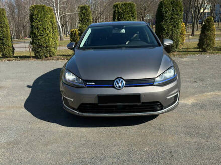 Серый Фольксваген e-Golf, объемом двигателя 0 л и пробегом 150 тыс. км за 9200 $, фото 1 на Automoto.ua