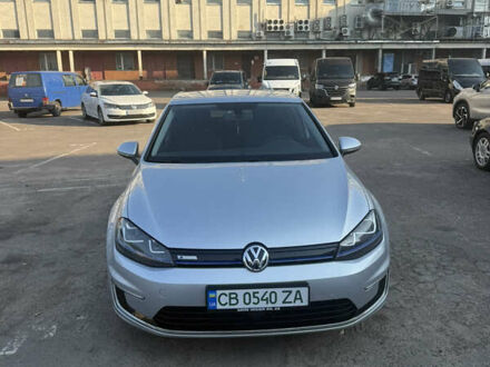 Серый Фольксваген e-Golf, объемом двигателя 0 л и пробегом 112 тыс. км за 9000 $, фото 1 на Automoto.ua