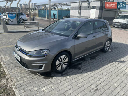 Фольксваген e-Golf 2015 у Луцьку на Automoto.ua Сірий Фольксваген e-Golf, об'ємом двигуна 0 л та пробігом 141 тис. км за 8999 $, фото 1 на Automoto.ua