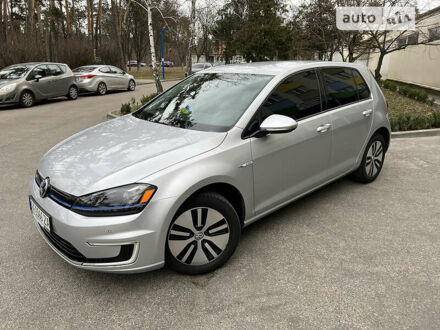 Фольксваген e-Golf 2015 в Киеве на Automoto.ua Серый Фольксваген e-Golf, объемом двигателя 0 л и пробегом 104 тыс. км за 15500 $, фото 1 на Automoto.ua