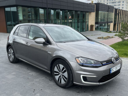 Серый Фольксваген e-Golf, объемом двигателя 0 л и пробегом 130 тыс. км за 9300 $, фото 1 на Automoto.ua