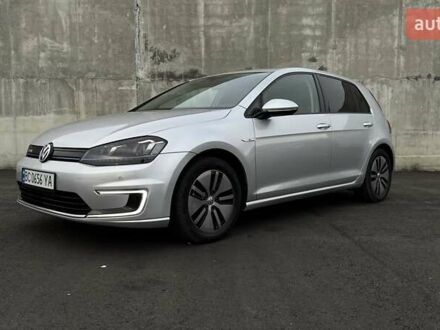 Серый Фольксваген e-Golf, объемом двигателя 0 л и пробегом 59 тыс. км за 10499 $, фото 1 на Automoto.ua